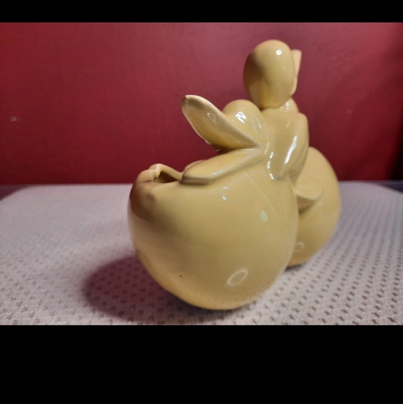Shawnee Vintage Yellow Birds Planter, MCM Planter, Animal Plant Pot, Cottagecore - Picture 4 of 12